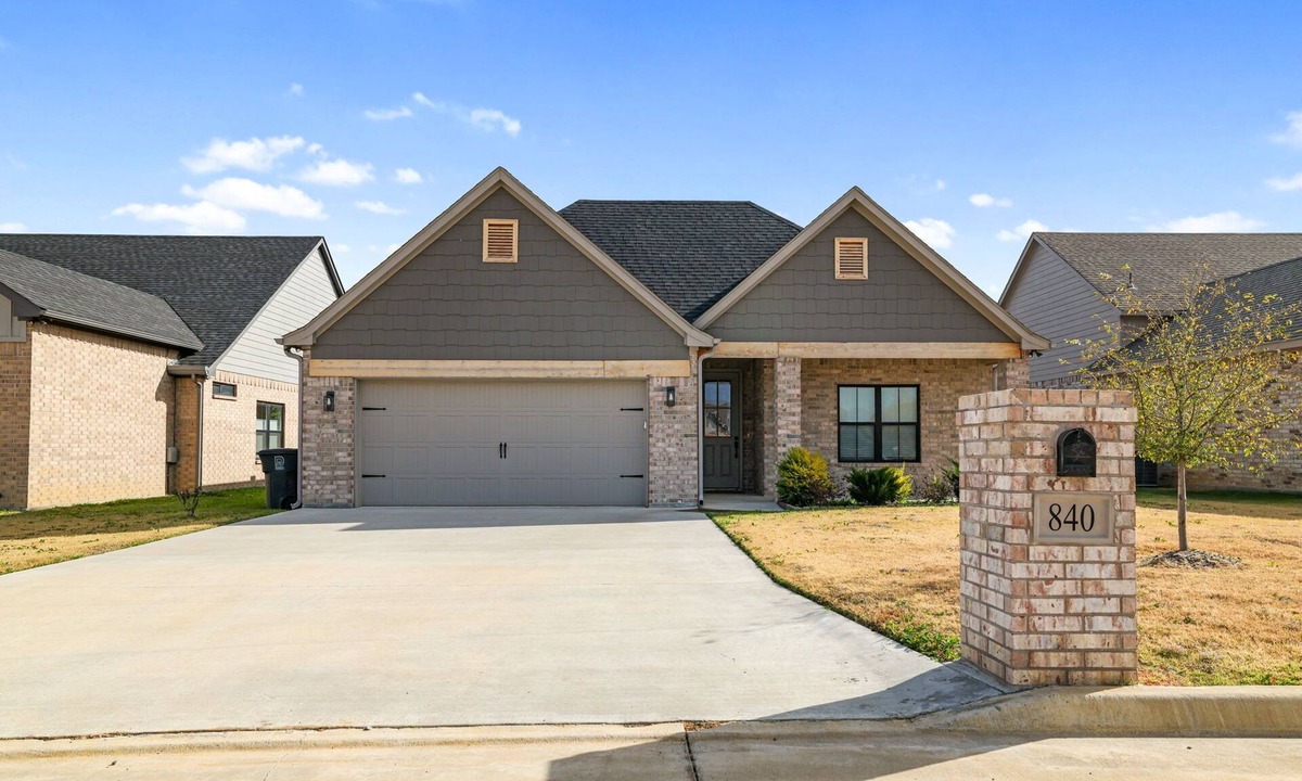 Durant House | Spacious 4-bedroom house in Durant