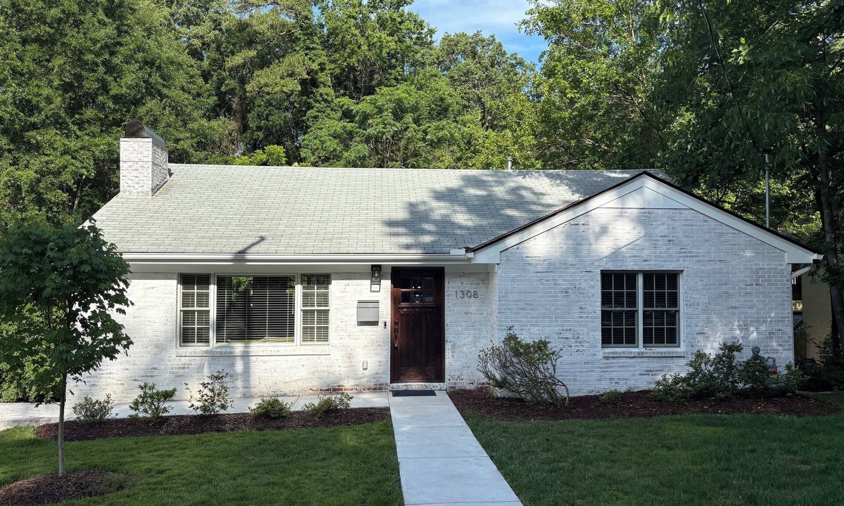 Forest Hills House | Spacious 4-bedroom House Steps from Downtown Durham with AC, WiFi