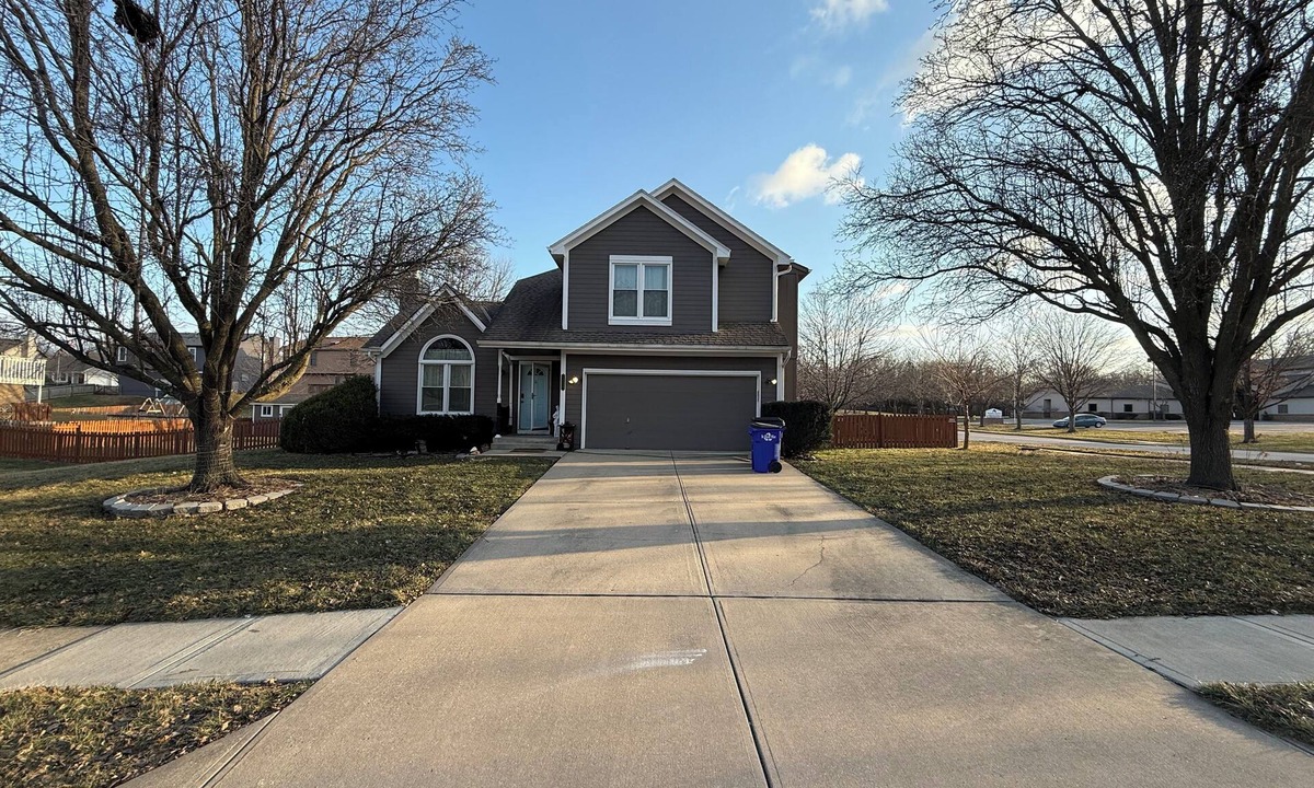 Olathe House | Spacious 4-bedroom house in charming Olathe