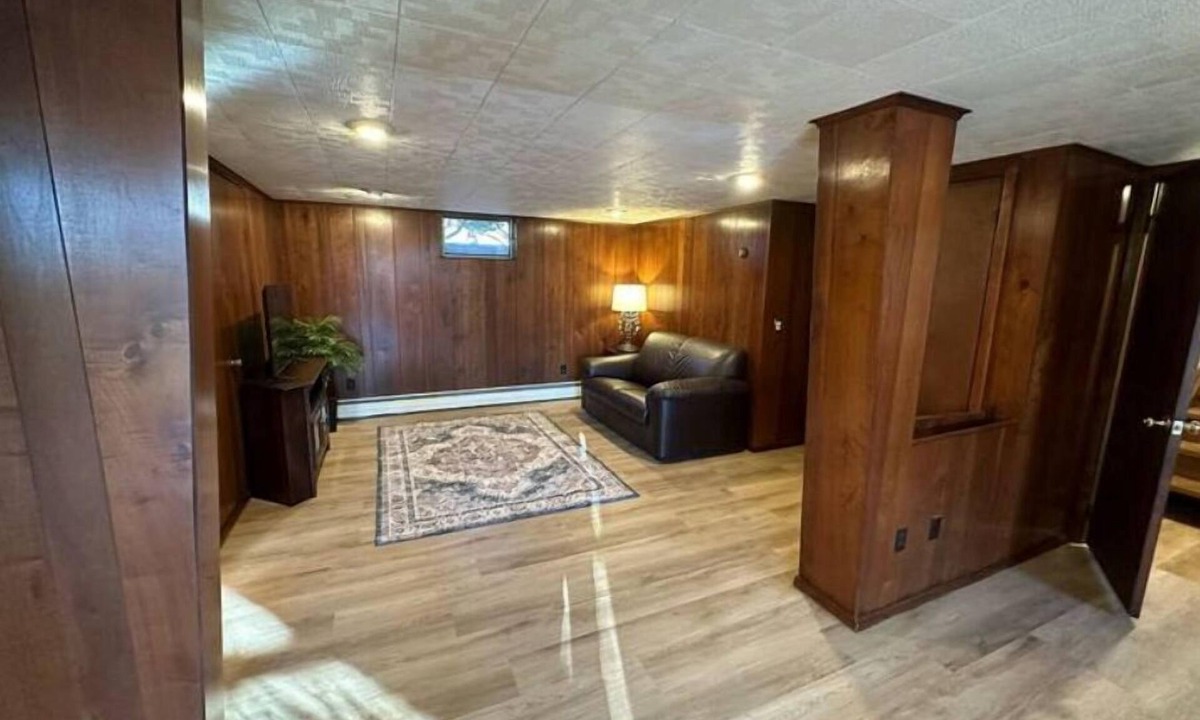 Wayne House | Spacious 4-bedroom house in awesome Wayne with WiFi