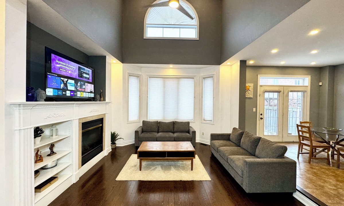 Brampton Apartment | Spacious 4-Bedroom Retreat