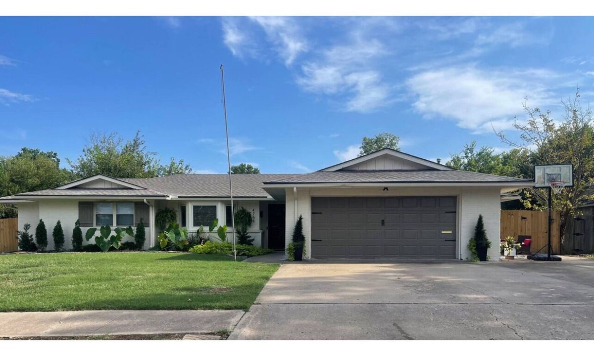 Bartlesville House | Spacious 4-bedroom house in beautiful Bartlesville with AC