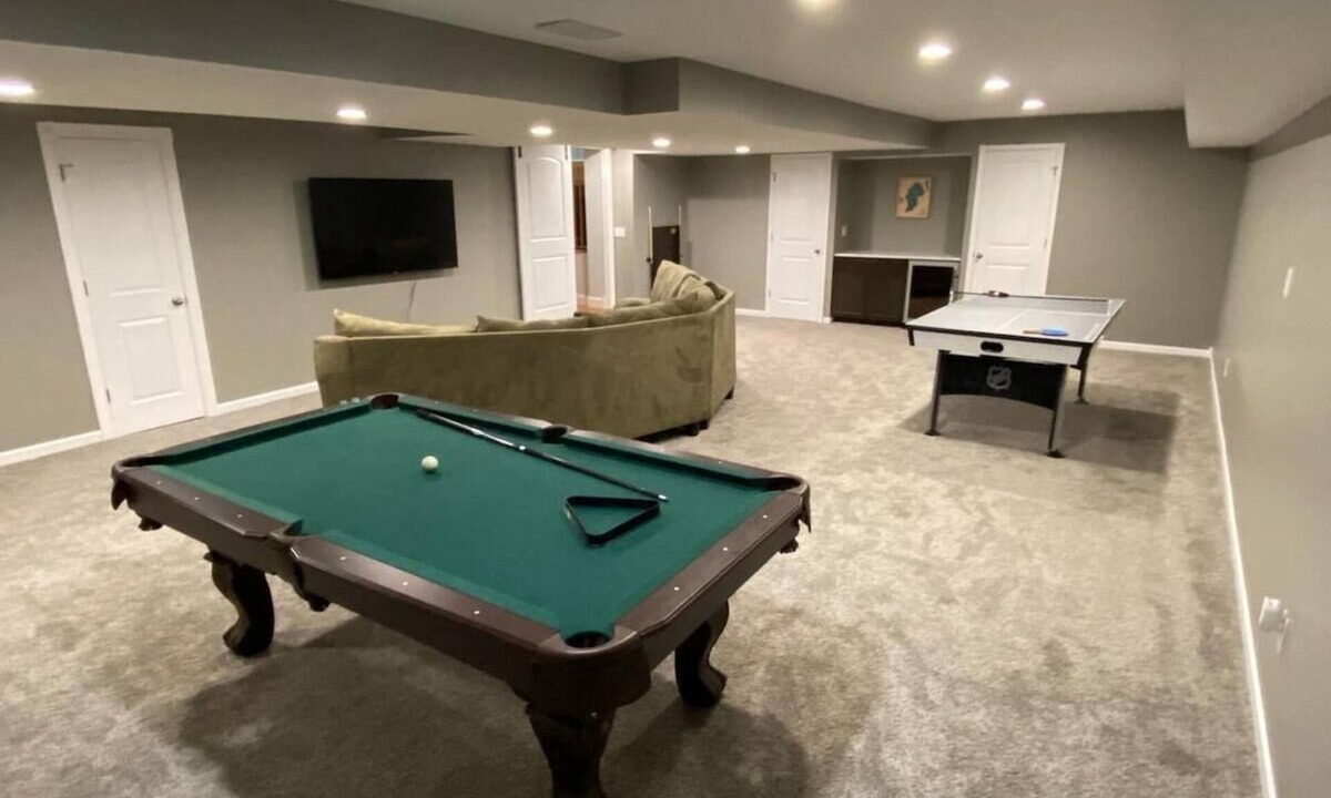 Interlochen House | Spacious 4-Bedroom, 3-Bathroom Retreat for Making Special Memories