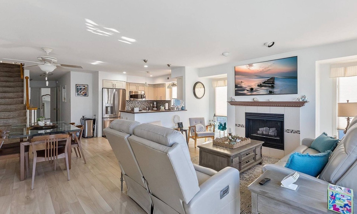 Margate City Condo | Spacious 4-bedroom condo in Margate One Block from Beach!