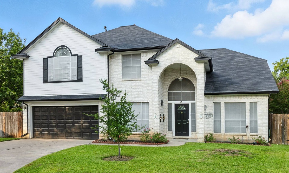 Saxony House | Spacious 4-Bedroom Gem in Pflugerville 24 min to downtown Austin