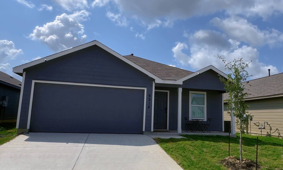 Southside House | Spacious 4-Bedroom Retreat Near Lackland AFB