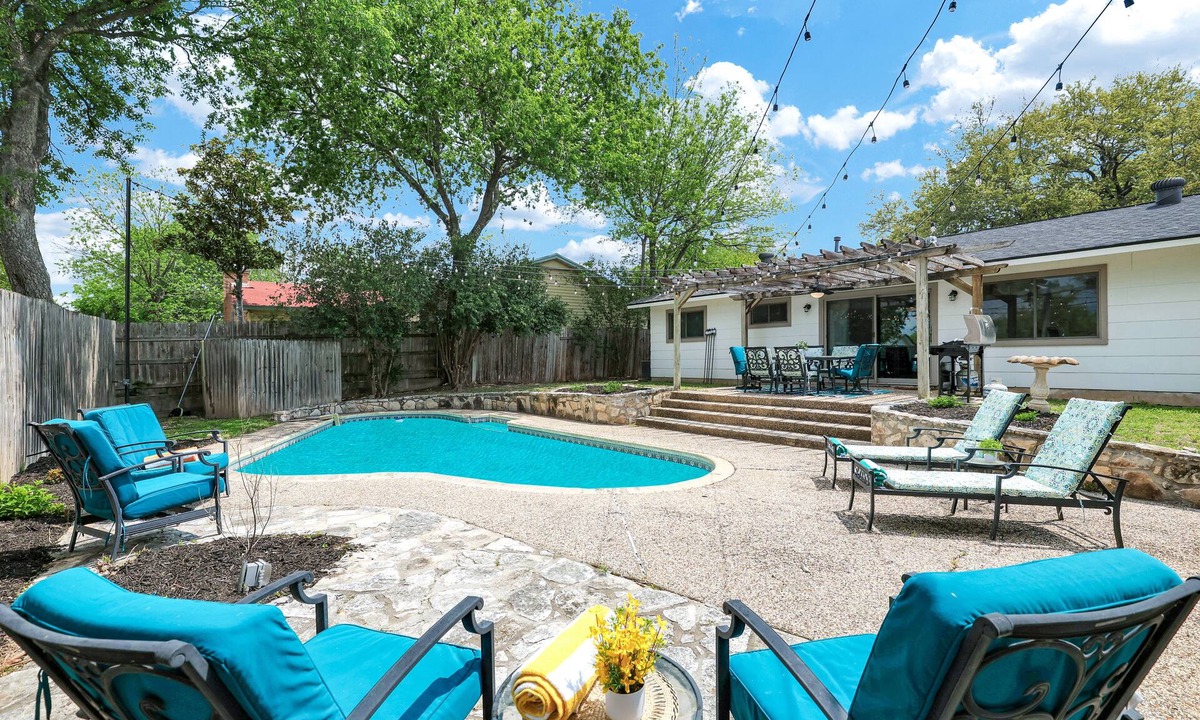 Vance Jackson House | Spacious, 4-bedroom house with private pool in a walkable location.