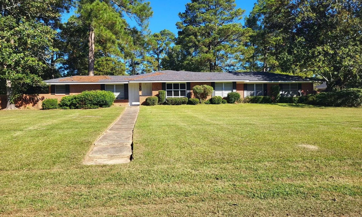 Fairbanks House | Spacious 4-bedroom house in welcoming West Monroe with AC