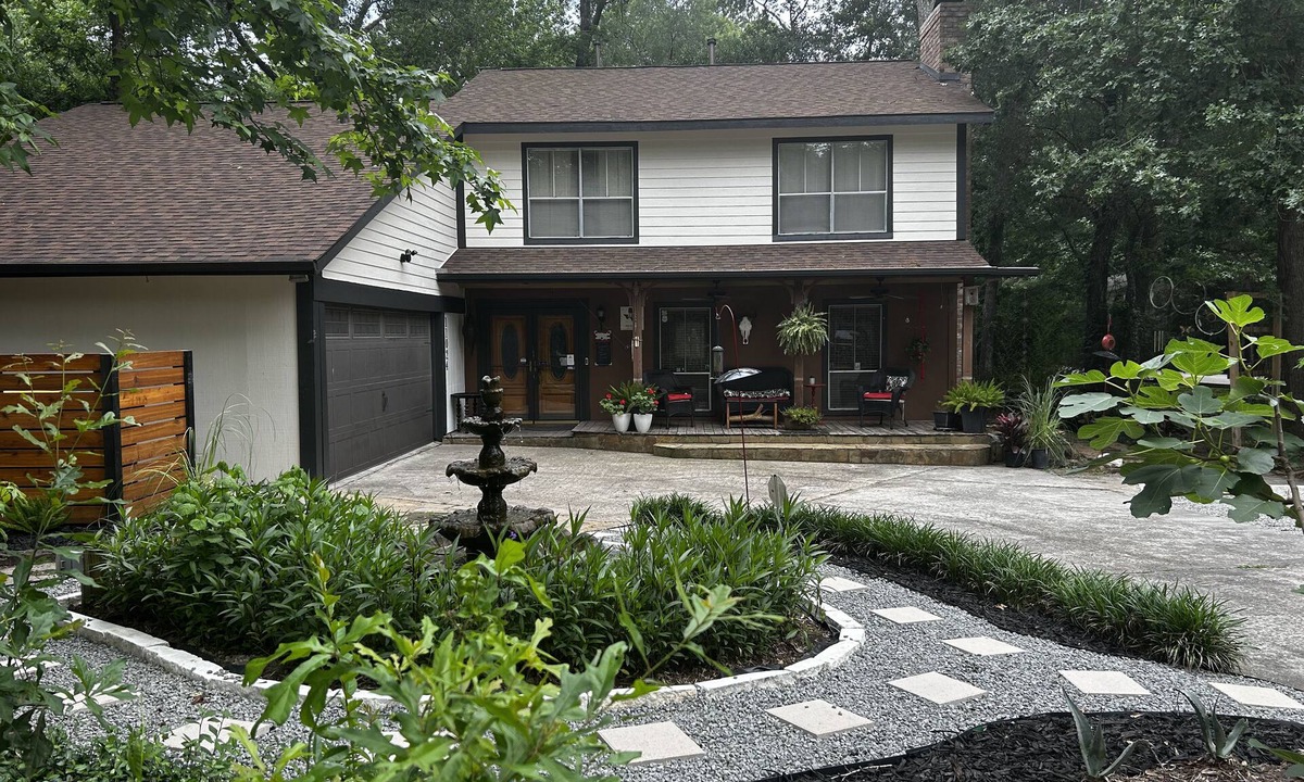 Grogan's Mill House | Spacious 4-bedroom vacation home near The Woodlands Golf Resort & Town Center.