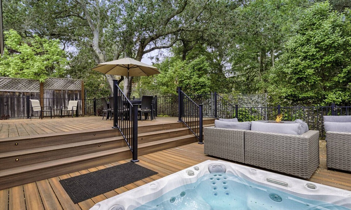 Sonoma House | Spacious 4BD 3BA with hot tub, fire pit, and wraparound deck
