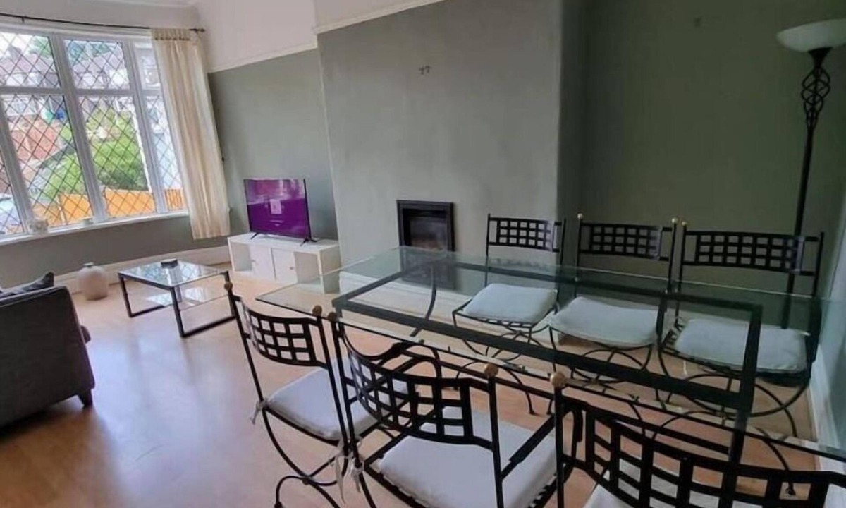 Manchester House | Spacious 4BD with great links to Manchester centre