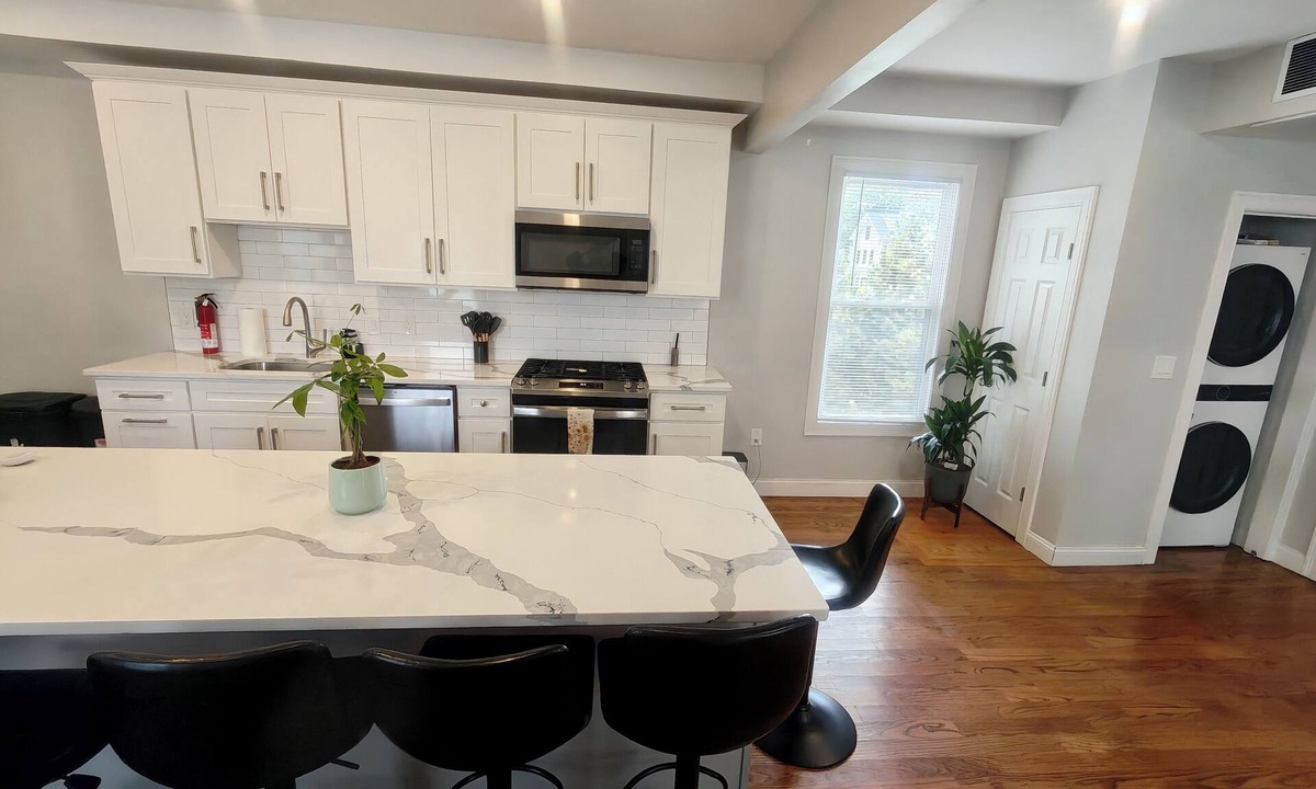 Dudley Square Apartment | Spacious 4BDRM, Sleeps 15, in Boston with free parking, close to transportation.