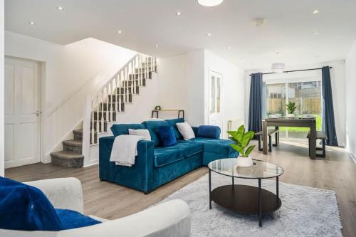 Cheetham Hill Apartment | Spacious 4Bed Home, Sleeps 10, Pool Table, Parking, Perfect For Groups