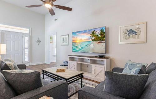Murrells Inlet House | Spacious 4BR Getaway by Coastal Hotspots