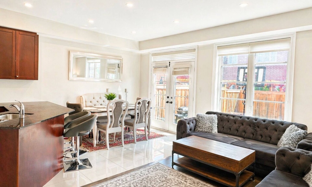 Richmond Hill House | Spacious 4BR Home | 3.5 Baths | Perfect for Families | Parking