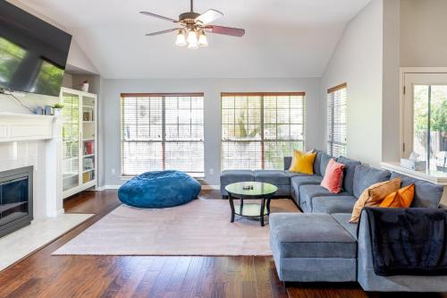 Cedar Park Apartment | Spacious 4BR Home Away From Home with Hot Tub