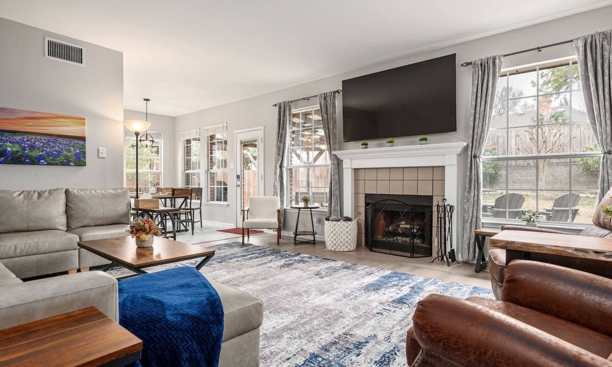 Keller House | Spacious 4BR home Family Friends FIFA DFW - Keller
