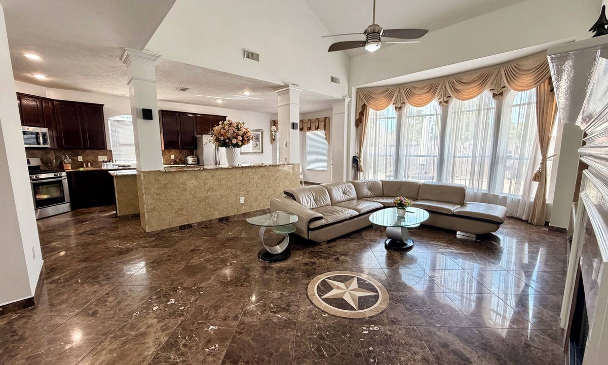 Tomball House | Spacious 4BR Home in Tomball, TX, Long Stays Welcome