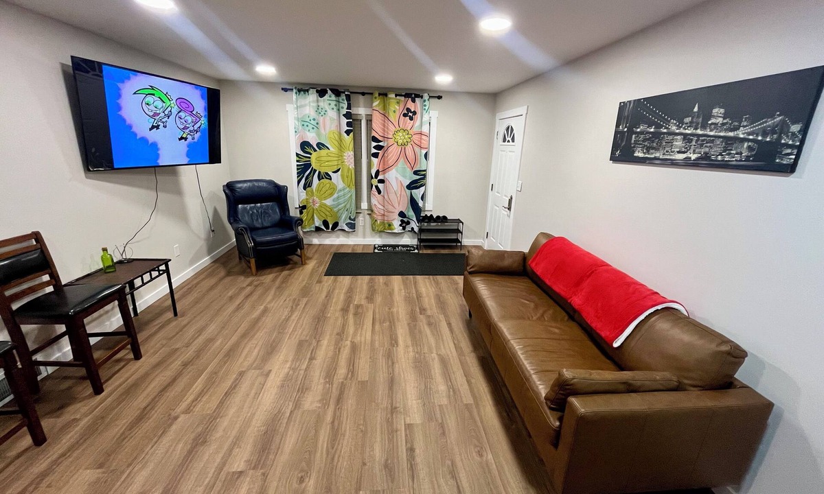 Grand Rapids House | Spacious 4BR Home Sleeps 8 Near Downtown GR & Highways