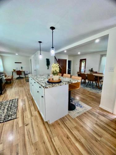 Fort Plain House | Spacious 4BR home w 2BA, a workspace & king bed!