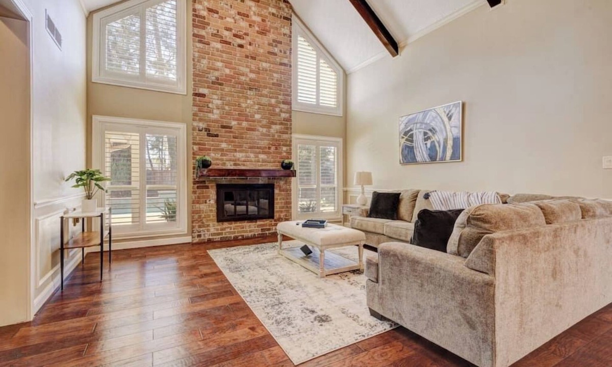 Wimbledon Falls House | Spacious 4BR Home with Game Room near Woodlands