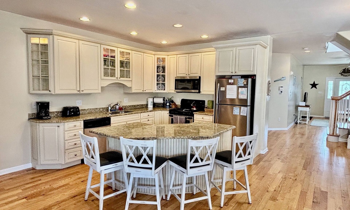 Wildwood Crest House | Spacious 4BR House w/Huge Deck
