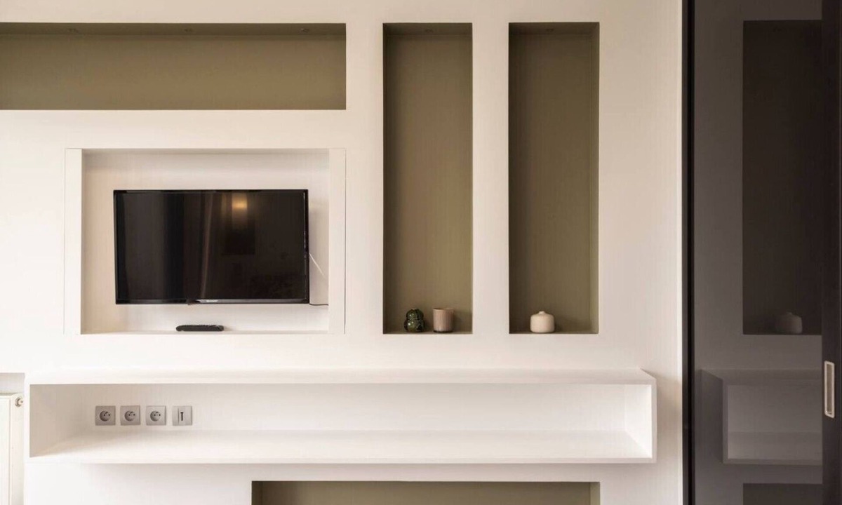 Montreuil Apartment | Spacious 4BR in Paris - 3 Baths - 10 Guests