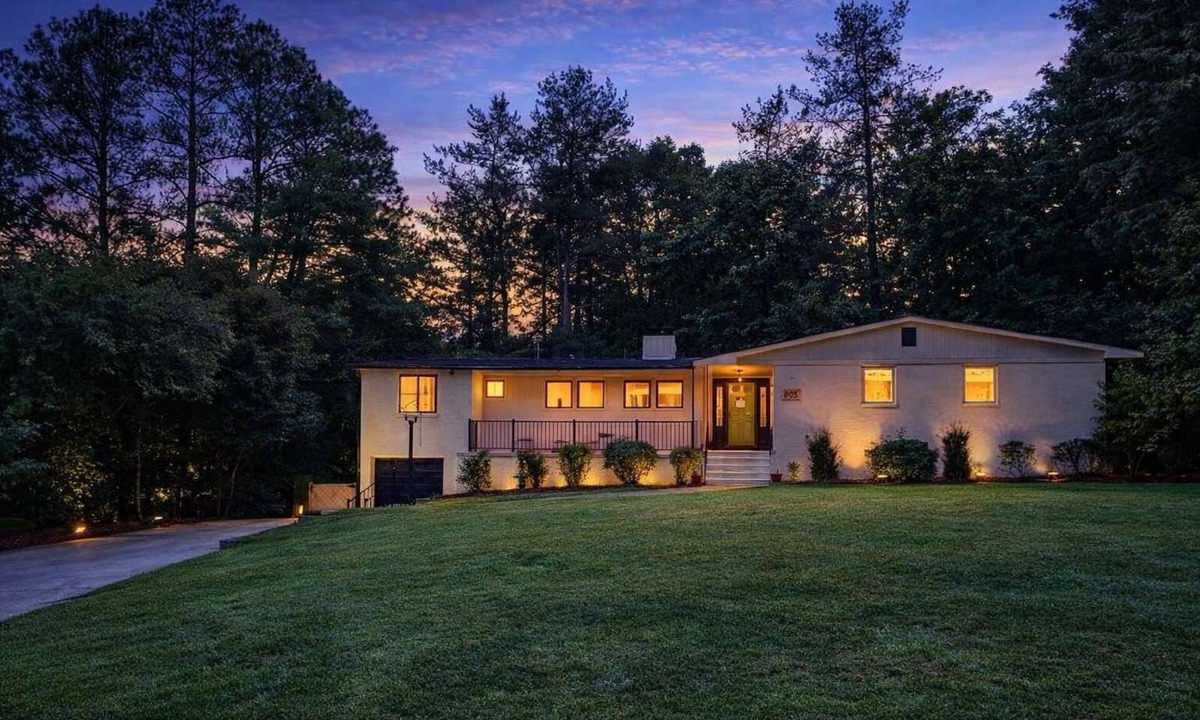 West Southern Pines House | Spacious 4BR Near Pinehurst | Fire Pit + Games