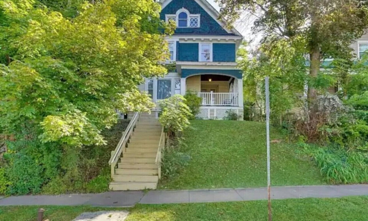 Eastside House | Spacious 4BR - Near SU & Dome – Ideal for Groups