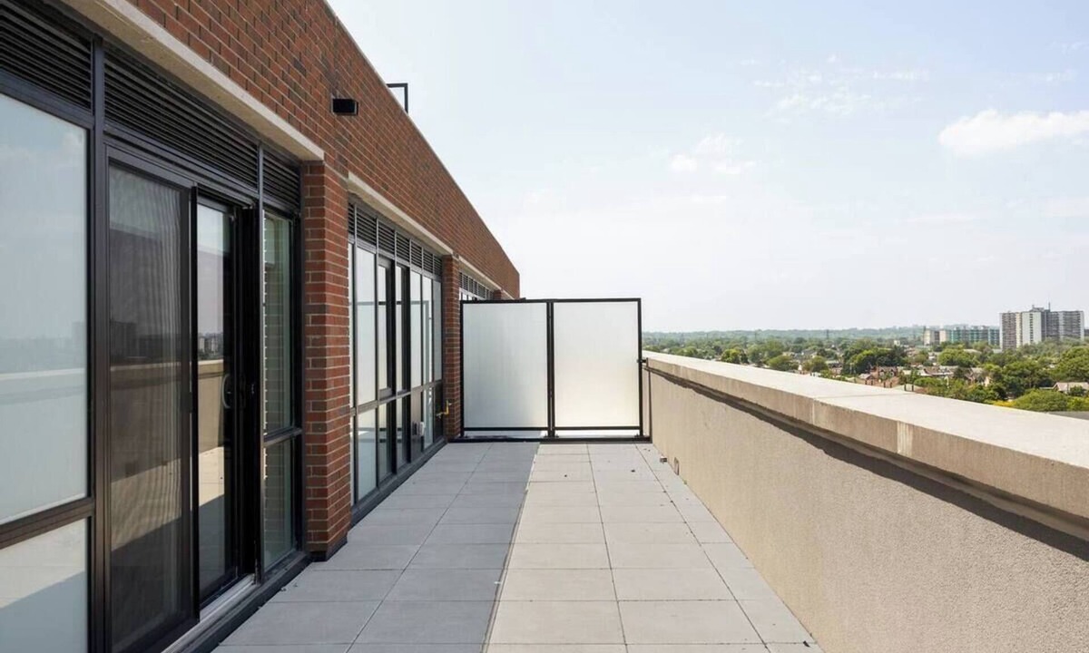 Harwood Apartment | Spacious 4BR Suite Getaway with AMAZING City Views