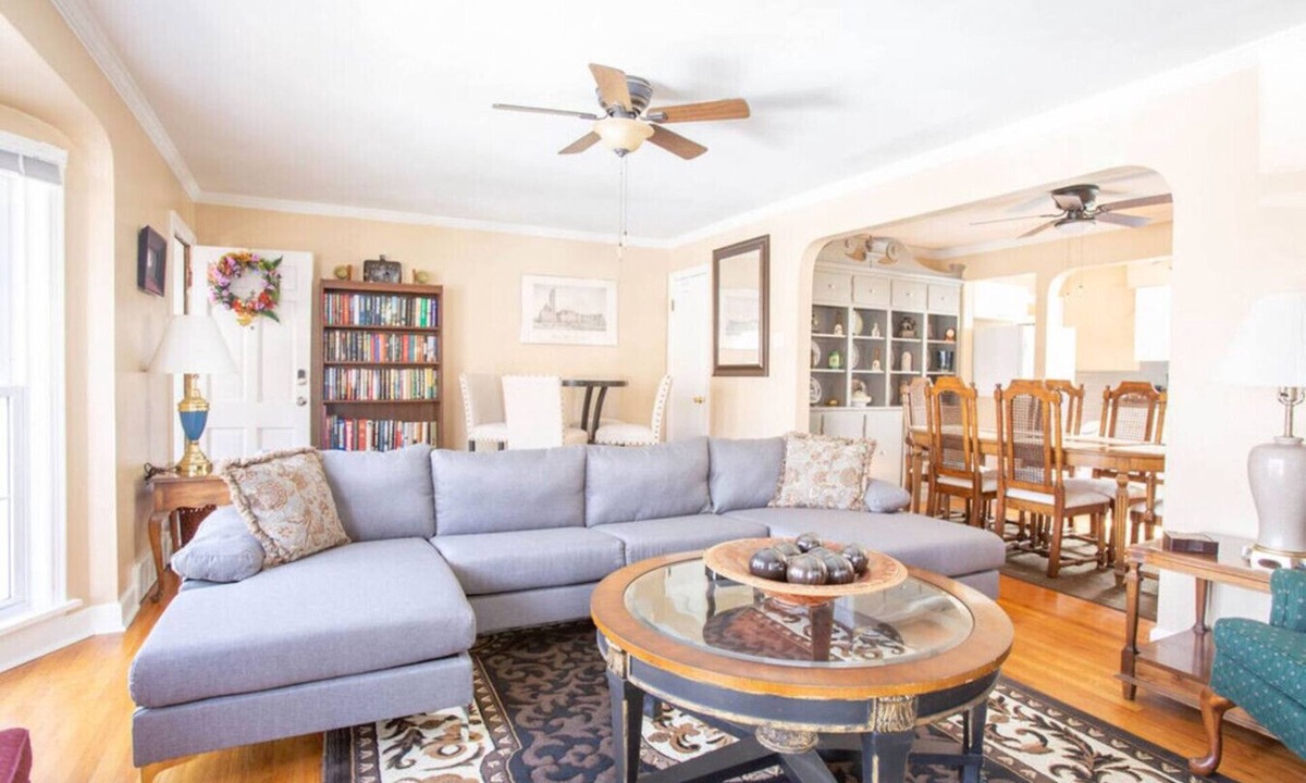 Northampton House | Spacious 4BR Townhome Near Park & Parking