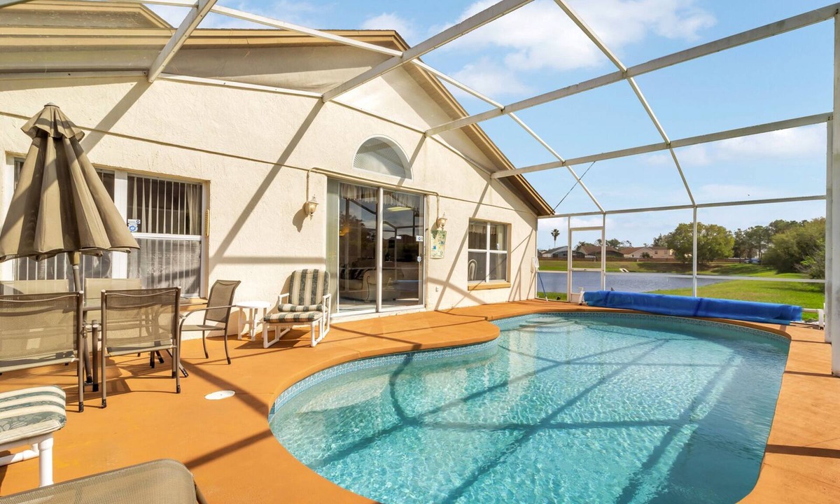 Lindfields Villa | Spacious 4BR Villa with Lake Views and Heated Pool