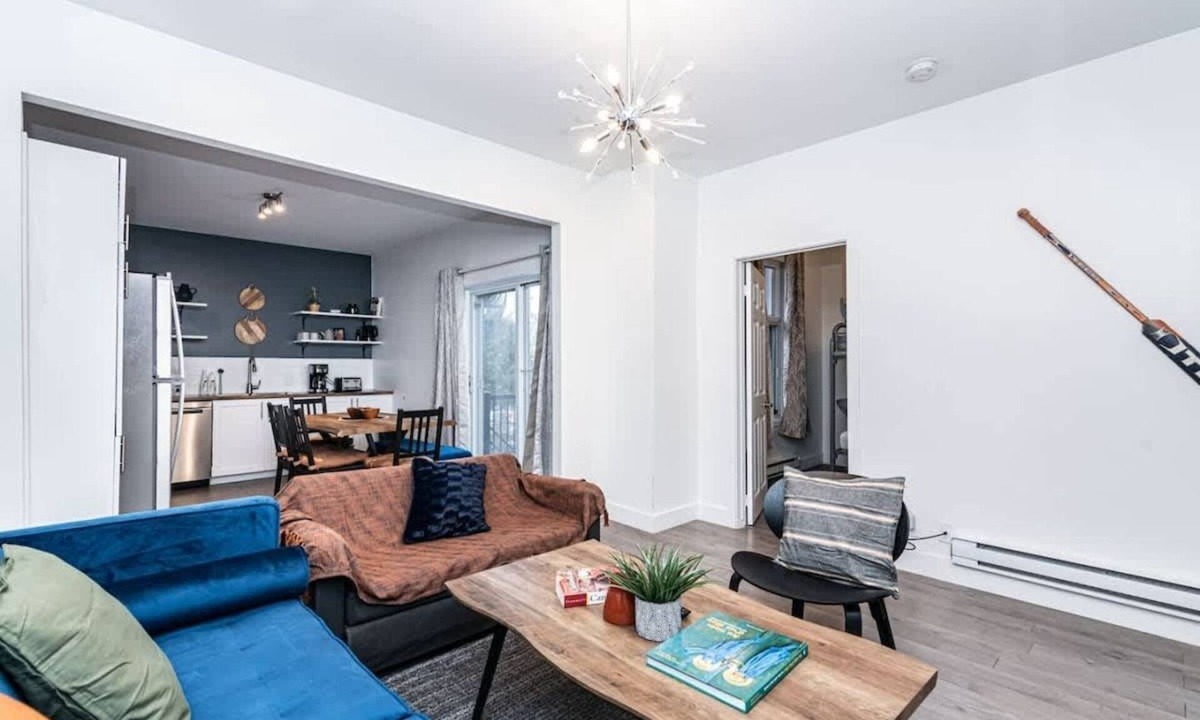 Mercier-Hochelaga-Maisonneuve Apartment | Spacious 4BR w/Parking & Metro