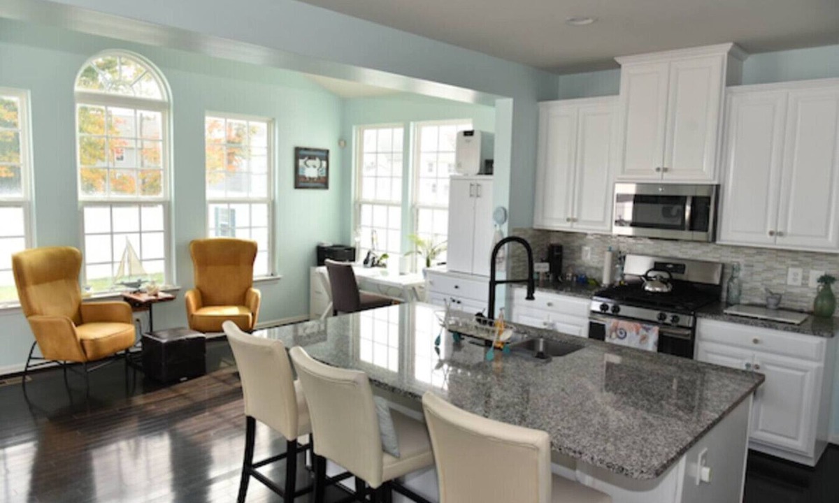 Bennsville House | Spacious 4BR w/TVs in Room + Patio/Free Parking