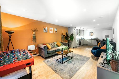 Bordesley Apartment | Spacious 5-Bed Apartment for Groups · Free Parking