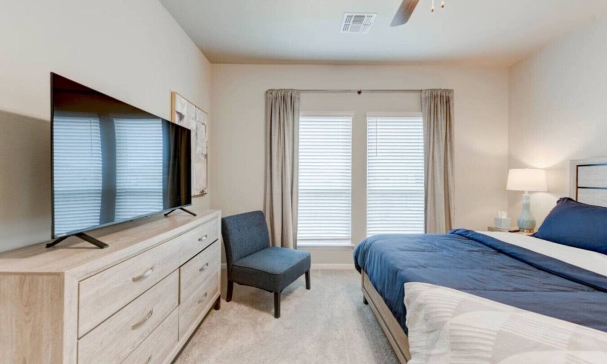 Troy House | Spacious 5-Bed Retreat in Troy