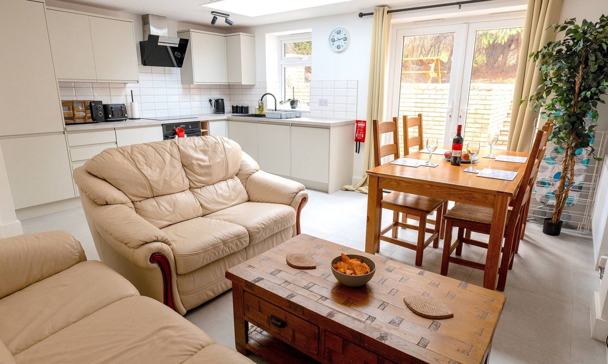 Sheffield House | Spacious 5-Bedroom House