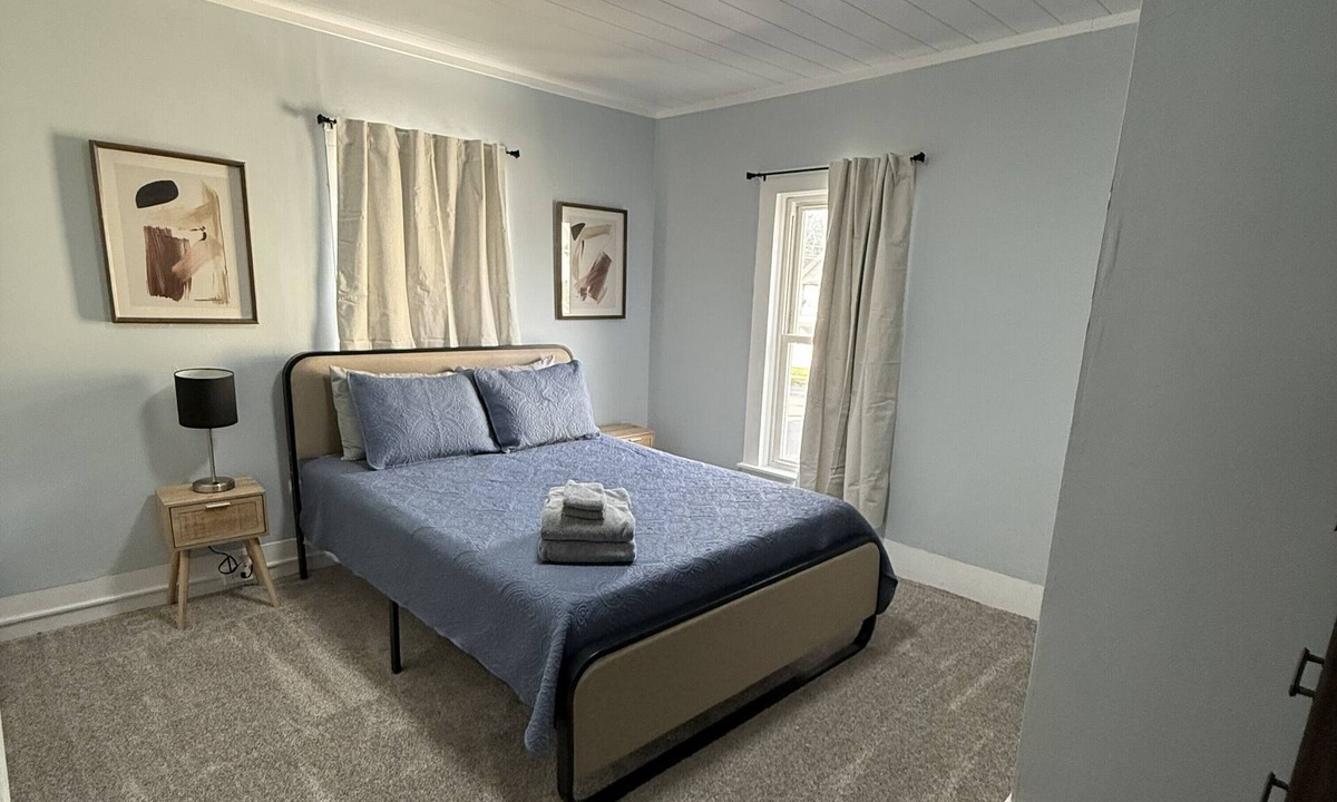 Cortland House | Spacious 5-bedroom 2 bath Home Conveniently Located and newly renovated!