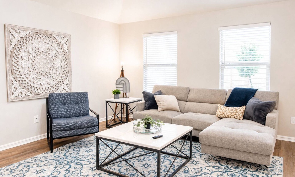 Crowley House | Spacious 5-bedroom, 2-bath home in Crowley, perfect for families and groups. Sleeps up to 10 with comfortable living areas and a full kitchen. Located minutes from Fort Worth, offering easy access to dining, shopping, and attractions.