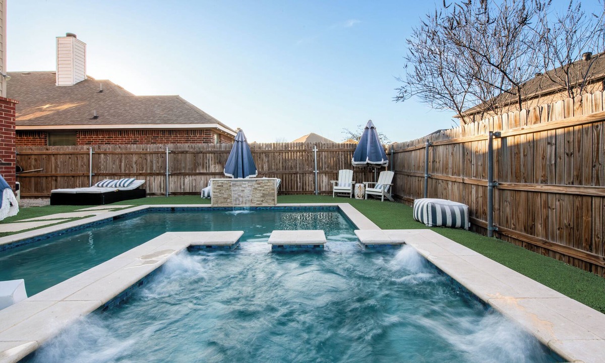 Fort Worth House | Spacious 5-bedroom house in serene Fort Worth with Poolside Luxe Escape