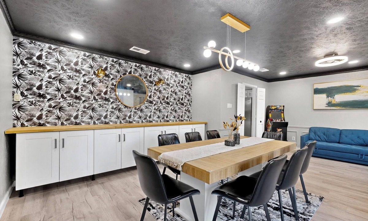 Richardson House | Spacious 5-bedroom house in wonderful Richardson with Arcade Games