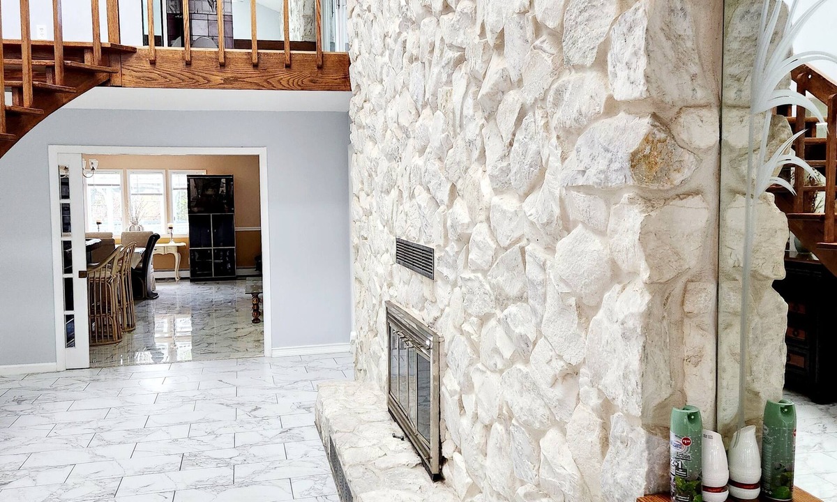 Bay Shore House | Spacious 5-bedroom house in lovely Bay Shore with AC. Mega Home 5000sqf