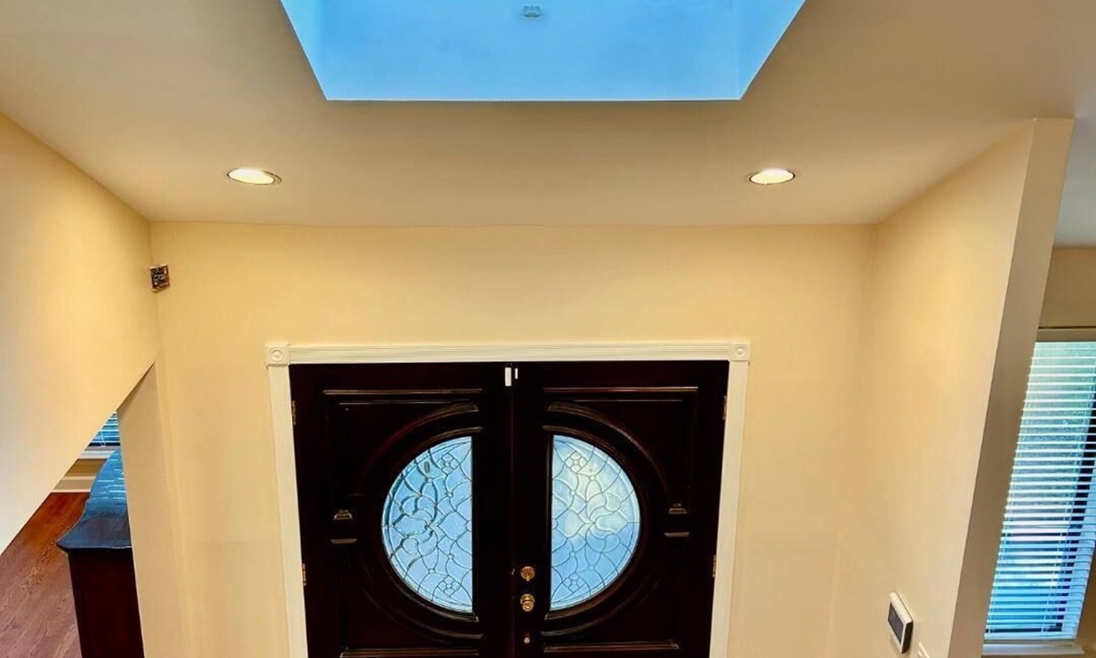 Dix Hills House | Spacious 5-bedroom house in marvelous Dix Hills with AC