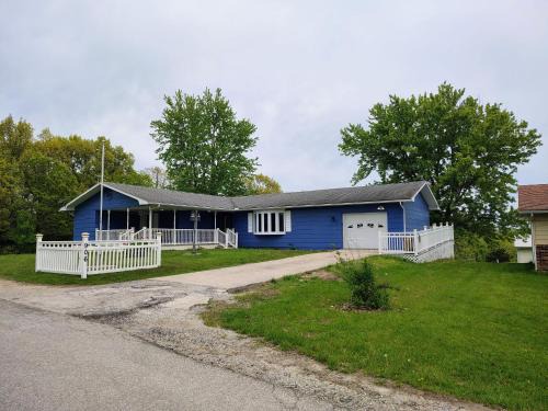 Milan House | spacious 5-bedroom home in milan mo