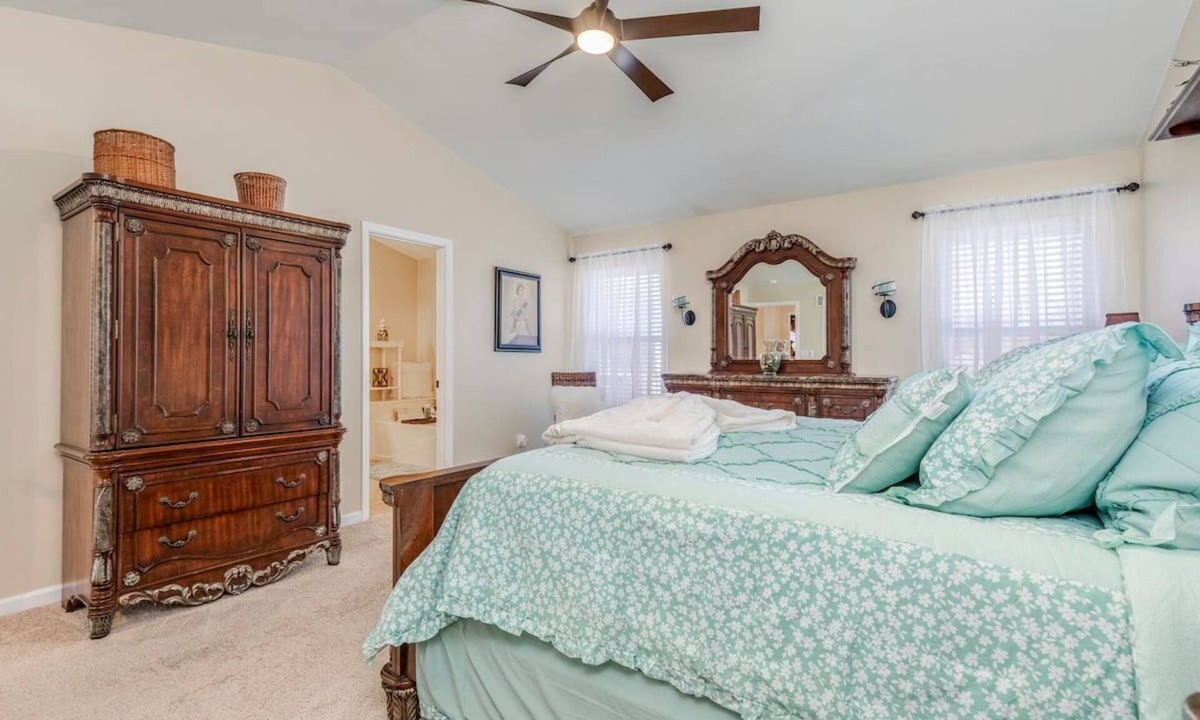 O'Fallon House | Spacious 5-bedroom house in serene O'Fallon with AC
