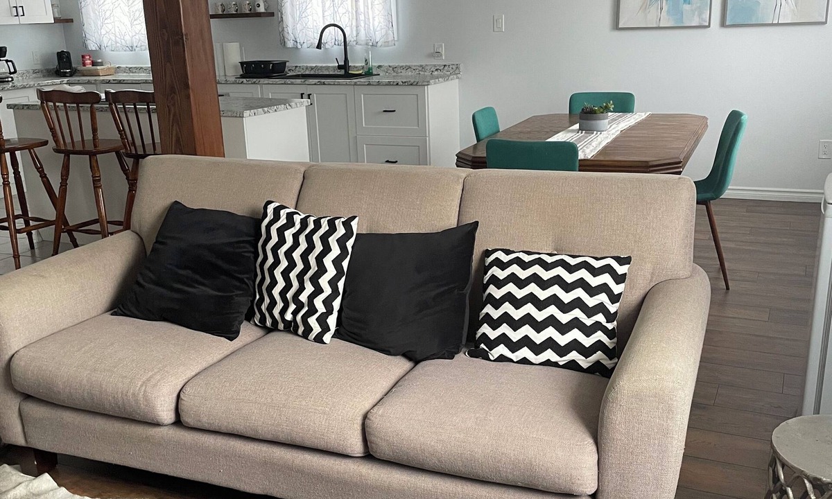 Welland House | Spacious 5-bedroom house, near attractions