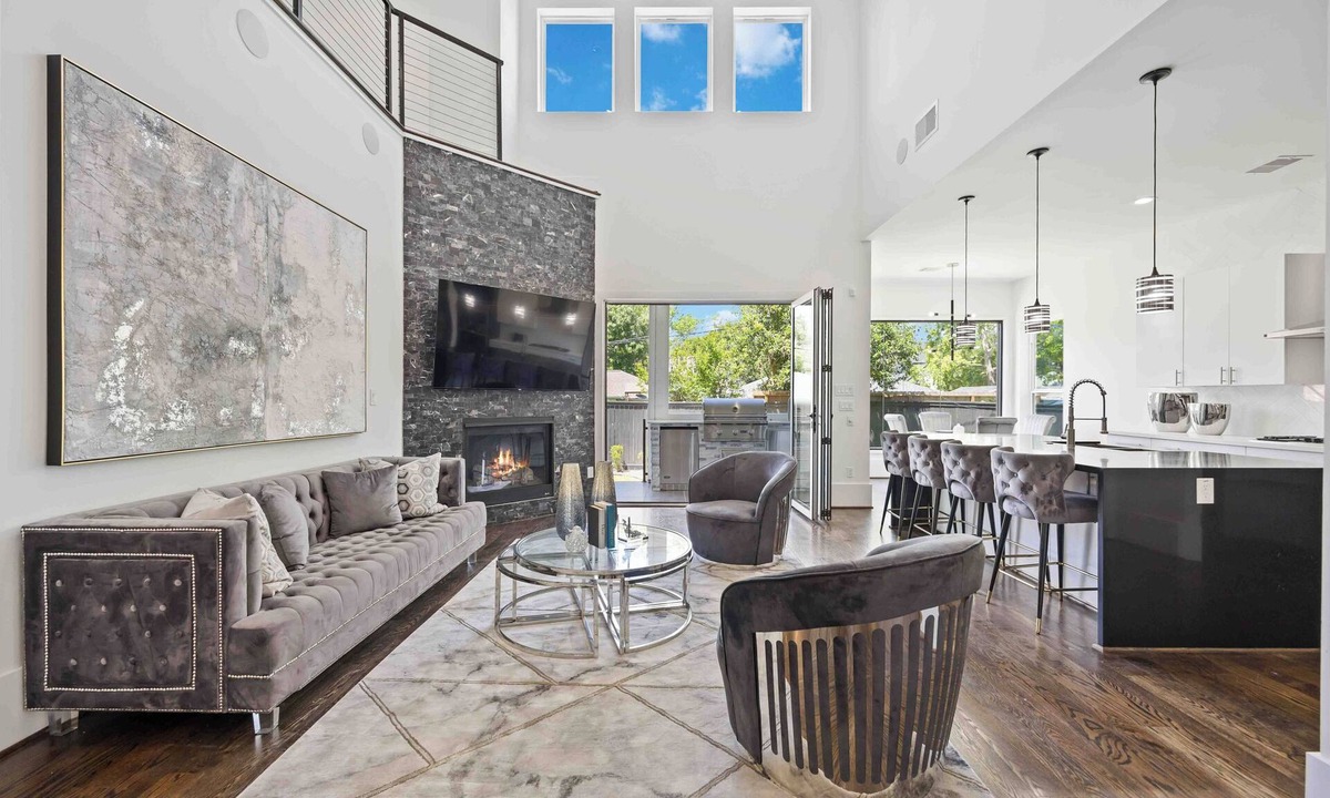 Garden Oaks House | Spacious 5-bedroom house In Houston, TX