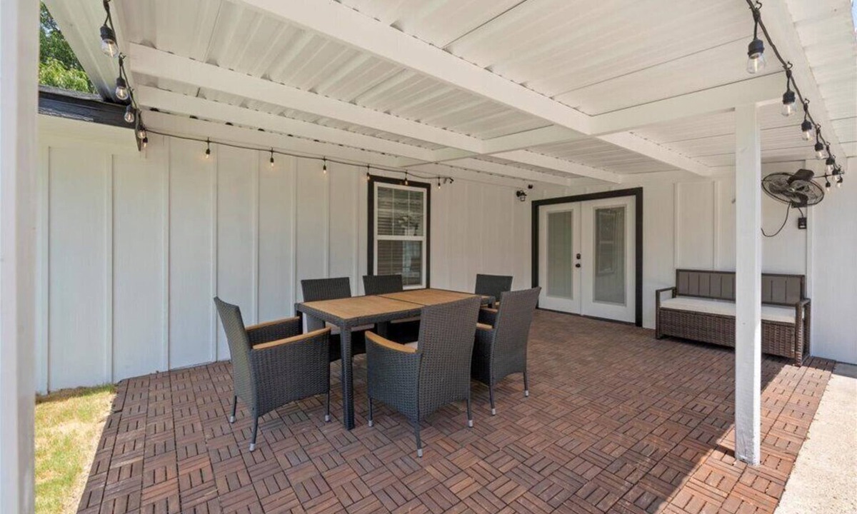 Brazos House | Spacious 5-bedroom house in charming Waco with AC