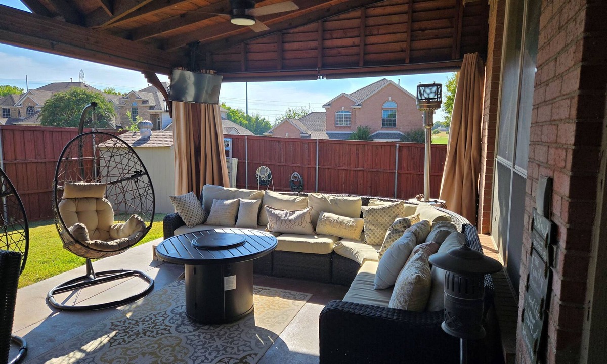 DeSoto House | Spacious 5-bedroom house in fantastic DeSoto with AC