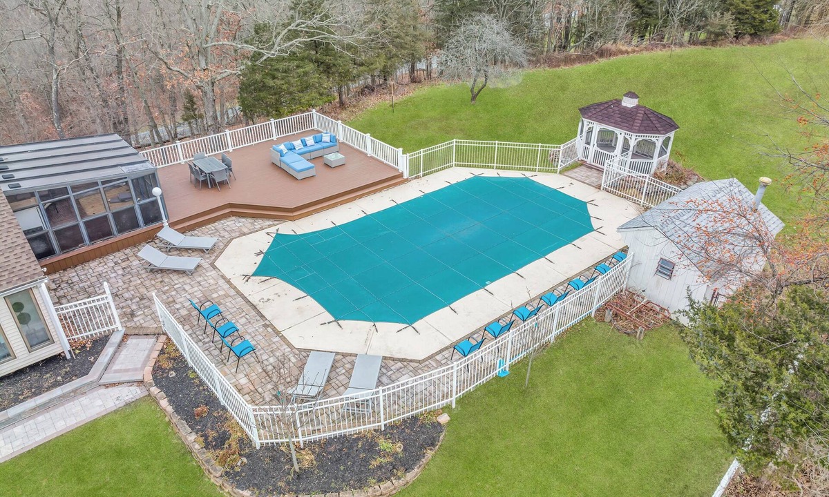 Monroe House | Spacious 5-bedroom house in charming Monroe with AC